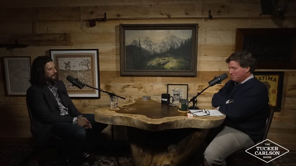zdroj obr: youtubový kanál Tucker Carlson