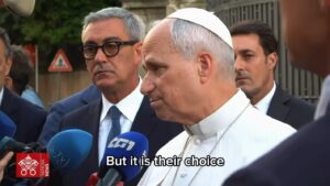 Pápež Lev XIV. o FSSPX: Výzva pred kňazskými sväteniami a otázniky nad „synodálnym“ dvojitým metrom
