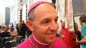 Koniec svätokrádežiam pri rakve. Taliansky biskup pripomína, čo je to skutočný katolícky pohreb