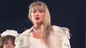 Kňaz varoval pred okultizmom Taylor Swift, nemeckí modernisti jej postavili oltár priamo v chráme!
