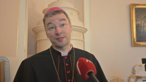 Svetové konzervatívne médiá o novom košickom arcibiskupovi: Prijatie s obavami